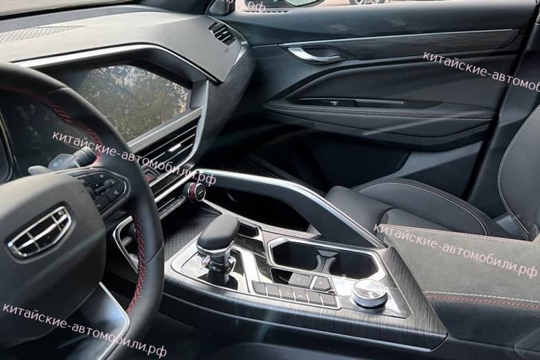 Обновленный Geely Tugella уже засветился в России. Скоро старт продаж?