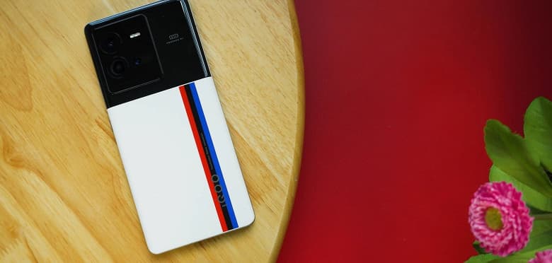 Snapdragon 8 Gen 2, 100 Вт, 144 Гц и пара линейных вибромоторов. Появились данные о смартфоне iQOO 11 Snapdragon 8 Gen 2, 100 Вт, 144 Гц и пара линейных вибромоторов. Появились данные о смартфоне iQOO 11