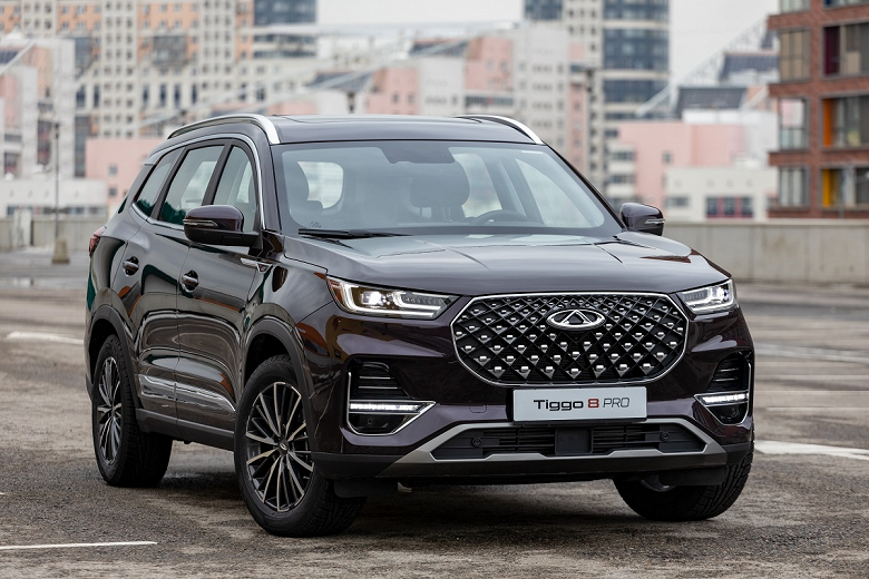 Новые машины в Россию везут в основном из Китая, подержанные — из Японии