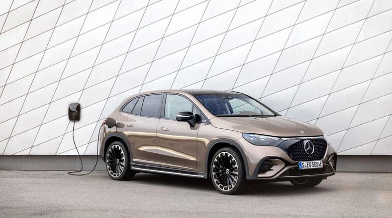 687 л.с., полный привод и разгон до 100 км/ч за 3,4 с. Представлен электрический кроссовер Mercedes-Benz EQE SUV
