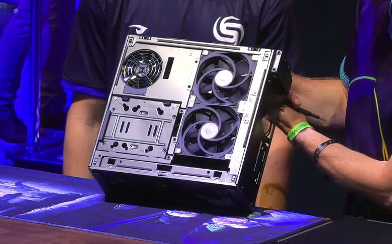 Представлен мини-ПК Intel NUC 13 Extreme Raptor Canyon с Intel Core 13-го поколения и трёхслотовой видеокартой