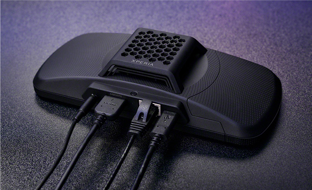 Странный гаджет Sony Xperia Stream с кучей проводов поступил в продажу за 165 долларов в Китае