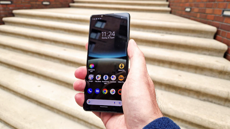 Компактный смартфон Sony Xperia 5 IV с IP68, топовой платформой и аккумулятором ёмкостью 5000 мА•ч задерживается всего на день