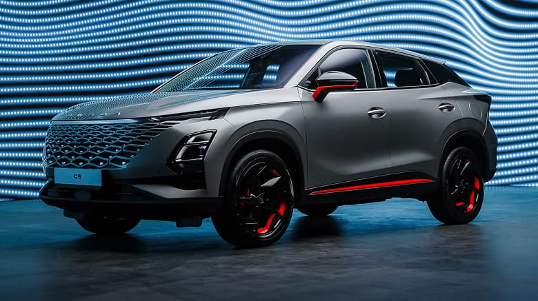 Футуристичный фастбэк Omoda С5 по цене Lada Vesta выходит в России. За предзаказ полагается скидка