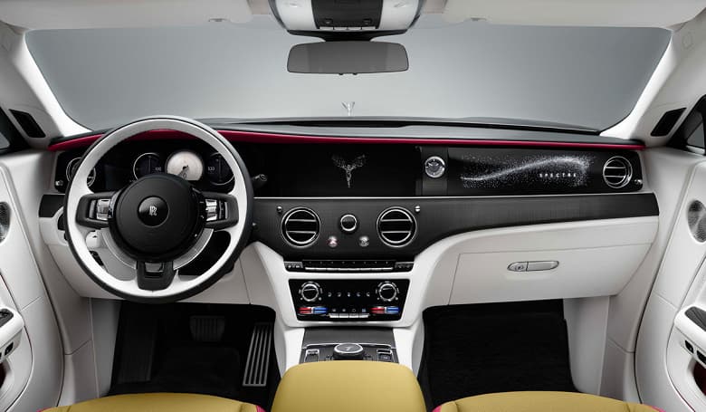 585 л.с. и 4,5 с до 100 км/ч за 400 000 долларов. Представлен Rolls-Royce Spectre – первый серийный электромобиль марки