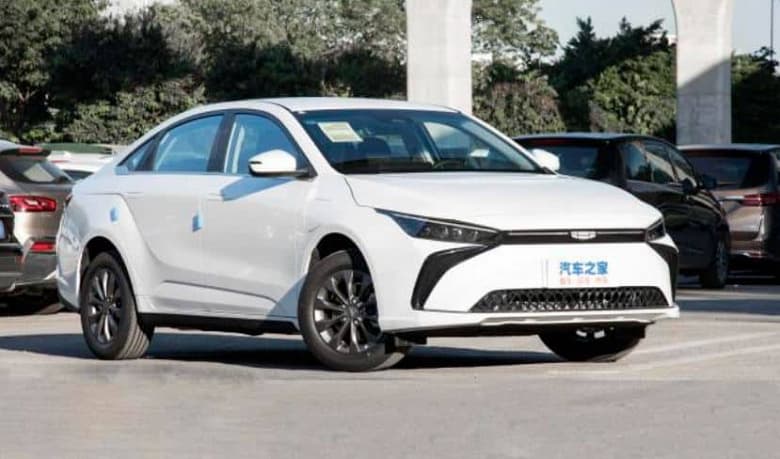 Один из самых доступных полноразмерных электрических седанов, да ещё и с операционной системой Huawei HarmonyOS. За Geely Geometry G6 в Китае просят от 21 200 долларов Один из самых доступных полноразмерных электрических седанов, да ещё и с операционной системой Huawei HarmonyOS. За Geely Geometry G6 в Китае просят от 21 200 долларов