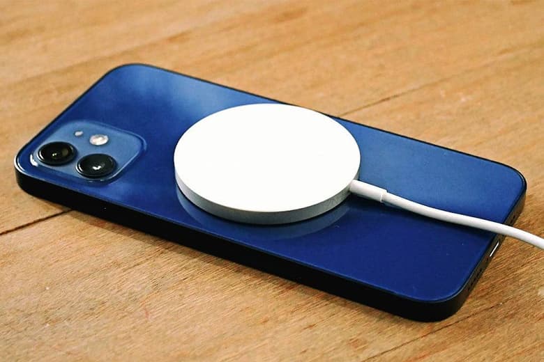 Apple обновила беспроводную зарядку MagSafe