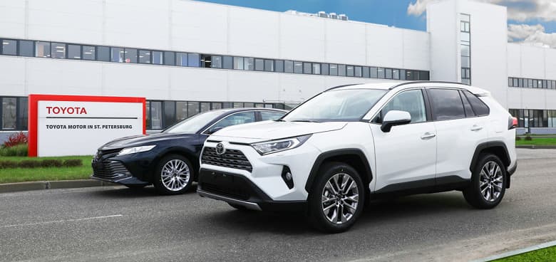 После новости о закрытии российского завода Toyota начнет увольнять людей, работавших на предприятии. Сокращения на заводе Nissan пока не планируются