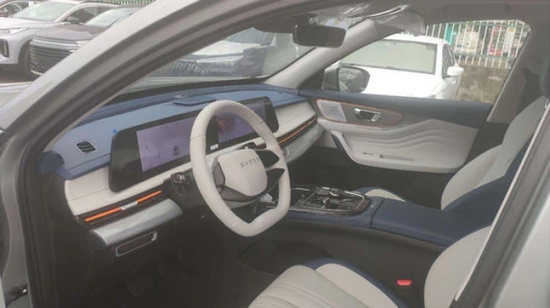 Бампер в стиле «реактивного истребителя», Snapdragon 8155, 64-цветная атмосферная подсветка и премиальная аудиосистема Sony. Подробности об оснащении обновленного топового Exeed LX