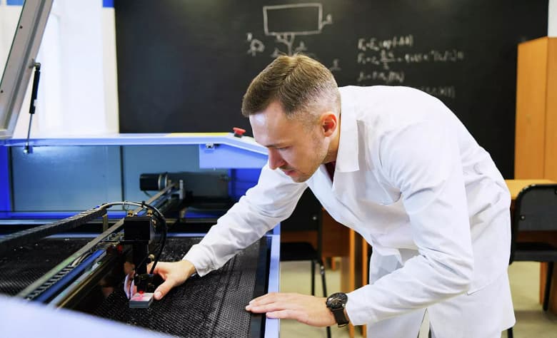 Ультразвук, вакуум и лазер. В России придумали новый метод осушать баки ракет-носителей