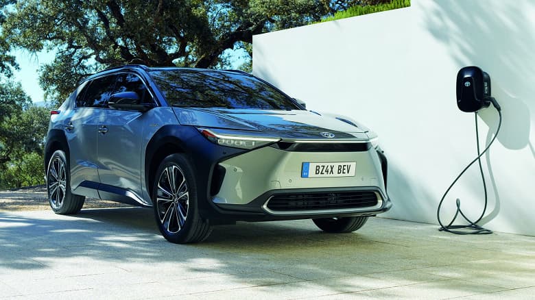 Toyota решила вопрос отваливающихся колёс и новую проблему со шторками безопасности в кроссовере bZ4X