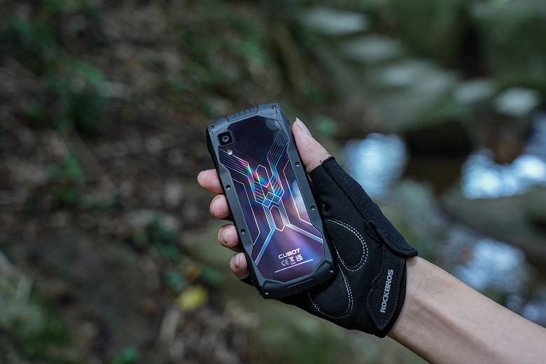 Крошечный корпус, 4,5 дюйма, оригинальный дизайн, NFC и неубиваемое исполнение — за 120 долларов. KingKong Mini 3 выходит 17 октября Крошечный корпус, 4,5 дюйма, оригинальный дизайн, NFC и неубиваемое исполнение — за 120 долларов. KingKong Mini 3 выходит 17 октября