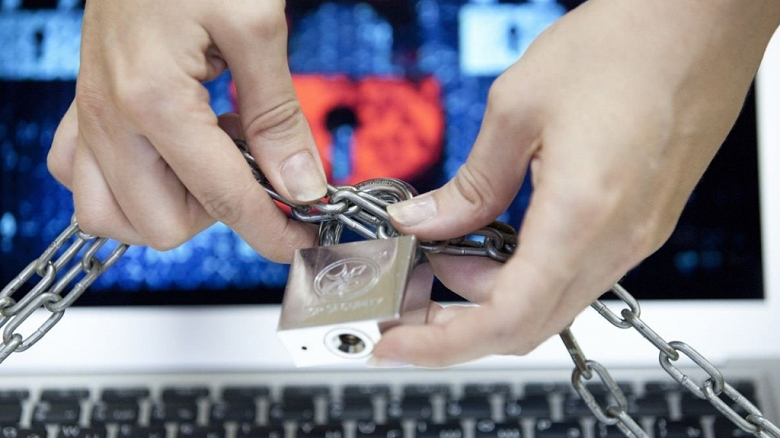 «Заблокируйте их»: сколько раз в Роскомнадзор обращались россияне за 2022 год «Заблокируйте их»: сколько раз в Роскомнадзор обращались россияне за 2022 год