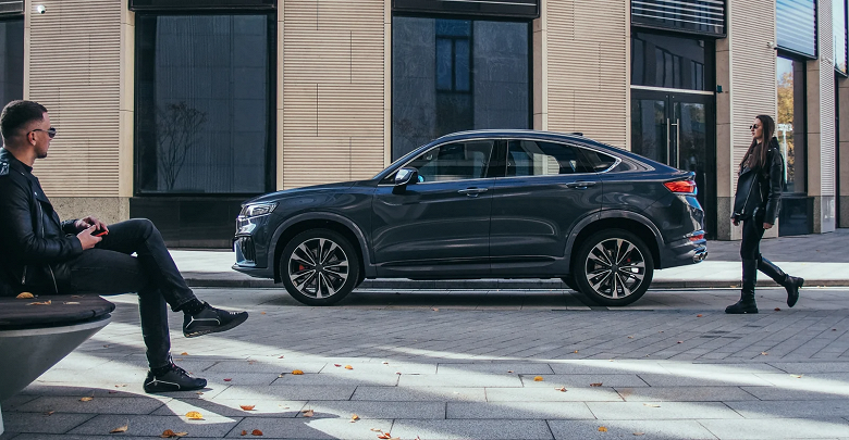 Geely Tugella 2023 представлен в России. Он оказался дешевле предшественника