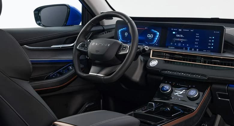 В России появился Exeed LX Prestige Plus. Новая версия компактного кроссовера оценена в 3,4 миллиона рублей