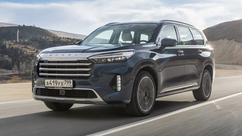 В России изменилась цена на премиальный китайский кроссовер Exeed VX