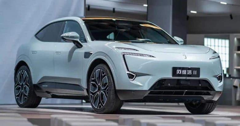 В магазинах Huawei в Китае появится самое дорогое «устройство» — электрический кроссовер AVATR 11 за 48 000 долларов