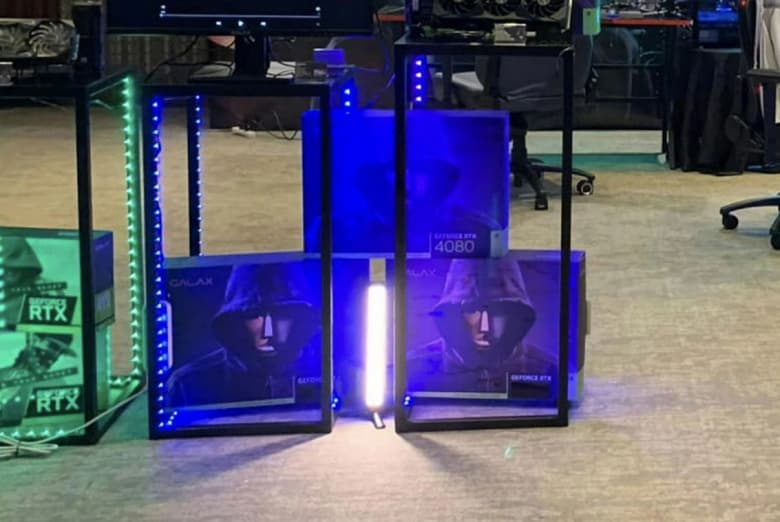 GeFroce RTX 4050 выйдет вслед за GeForce RTX 4080? Коробки с младшей видеокартой засветили на официальном мероприятии Galax