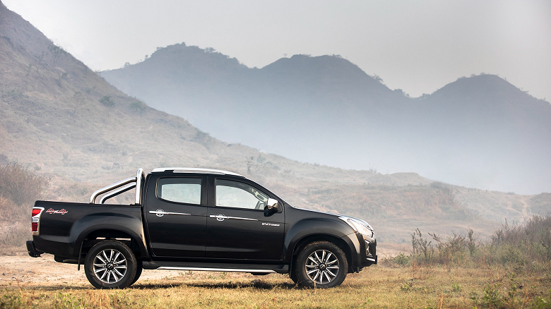 Этот японский производитель никуда не собирается. Isuzu ответила на слухи о прекращении производства в России