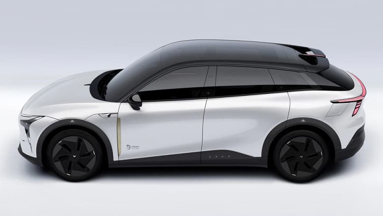 «Китайская Google» представил спецверсию своего электрокроссовера. Robo-01 Lunar Edition построен на платформе Geely, разгоняется до 100 км/ч за 3,9 с и оснащен странно установленными экранами