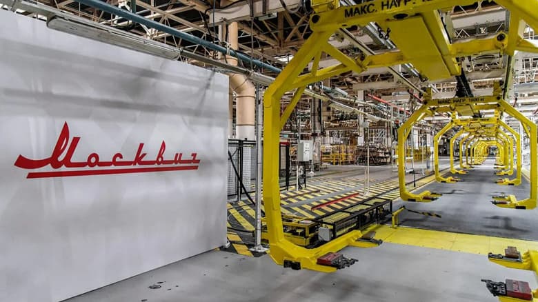 Производство «Москвичей» на собственной платформе начнется в 2025 году, а до тех пор будет крупноузловая сборка «китайцев»