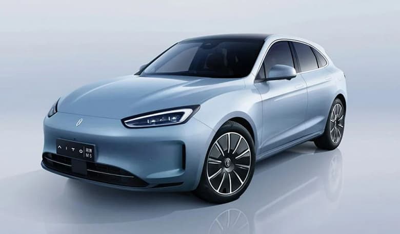 Huawei снизила стоимость своих кроссоверов в Китае, чтобы лучше конкурировать с Tesla. Те, кто купил авто Huawei ранее, получат компенсации