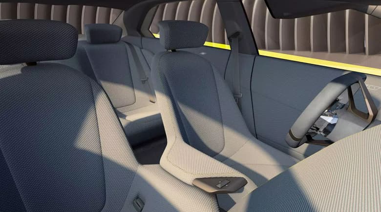 Без панели приборов, экранов и привычных клавиш. BMW показала интерьер будущих серийных автомобилей