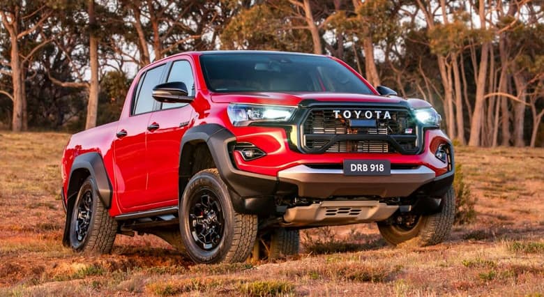 Представлена самая мощная версия пикапа Toyota Hilux – с форсированным турбодизелем объемом 2,8 л
