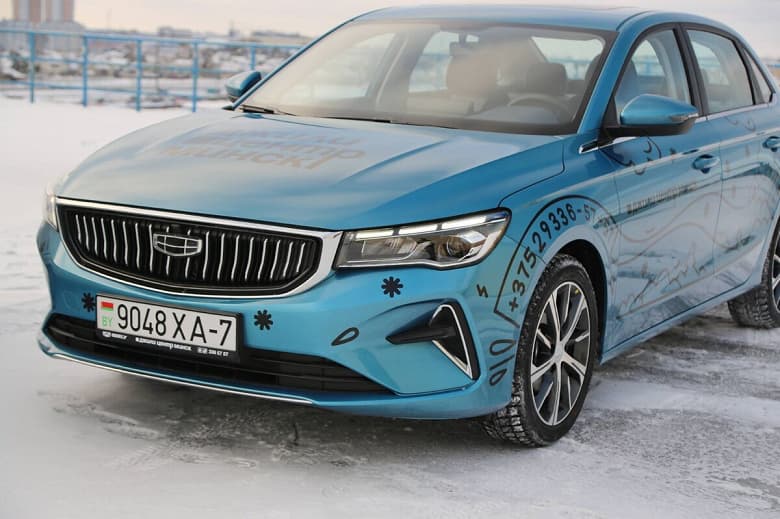 Лишь 103 л.с., клиренс 122 мм, расход в городе 10 л на 100 км, очень долгий прогрев. В Белоруссии протестировали Geely Emgrand 7 New, который будет продаваться в РФ Лишь 103 л.с., клиренс 122 мм, расход в городе 10 л на 100 км, очень долгий прогрев. В Белоруссии протестировали Geely Emgrand 7 New, который будет продаваться в РФ