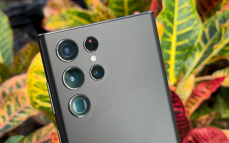 Шаг назад? Samsung Galaxy S23 Ultra получит 12-мегапиксельную фронтальную камеру, тогда как у предшественника она имела разрешение 40 Мп