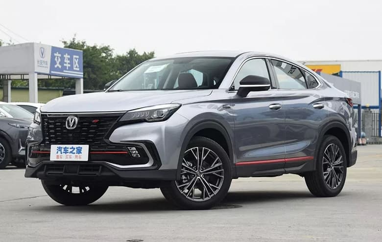 До России добрался конкурент BMW X4 и Geely Tugella от Changan. За кросс-купе Changan CS85 просят 3,3 млн рублей