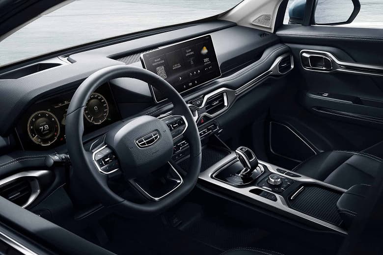 В Белоруссии стартуют продажи 7-местного кроссовера Geely VX11. Первая партия из 200 машин предназначалась для России, но едет в РБ