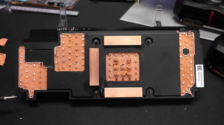 Так выглядит препарированная испарительная камера Radeon RX 7900 XTX. Но в ней ли кроется проблема перегрева видеокарты?