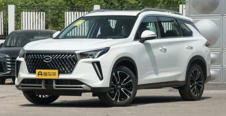 Без полного привода, но зато с 6-ступенчатым «автоматом». В России начали принимать заказы на кроссовер GAC Trumpchi GS4 Plus размерами с Toyota RAV4