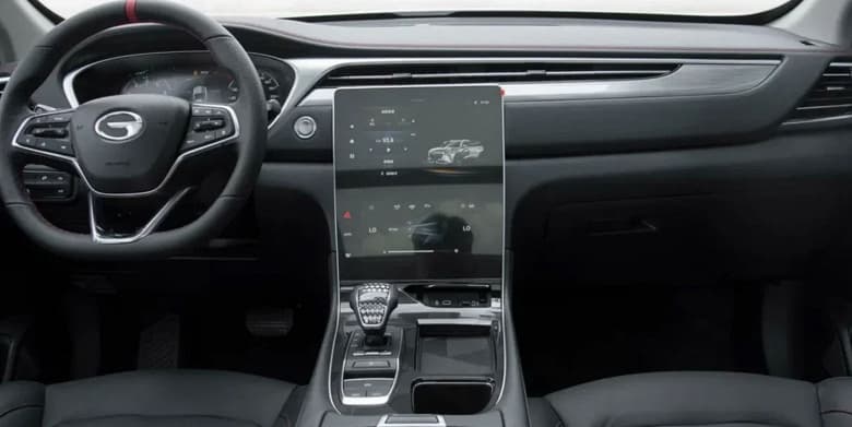 Без полного привода, но зато с 6-ступенчатым «автоматом». В России начали принимать заказы на кроссовер GAC Trumpchi GS4 Plus размерами с Toyota RAV4