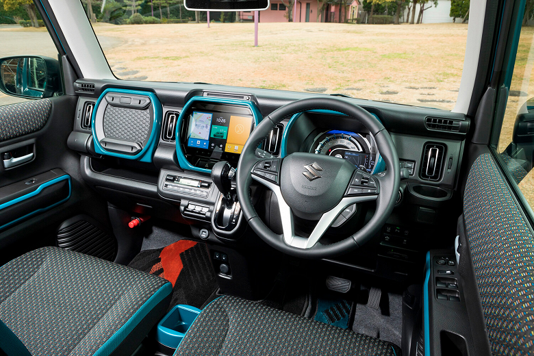 В Россию приехали Suzuki Hustler по цене Lada Granta