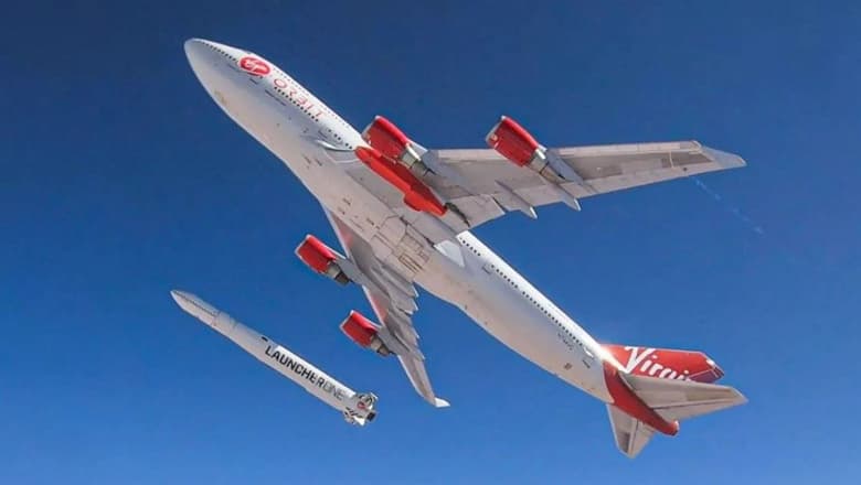 «Похоже, мы столкнулись с аномалией». Первый запуск спутников с территории Британии завершился неудачей, зато SpaceX успешно вывела на орбиту 40 спутников OneWeb