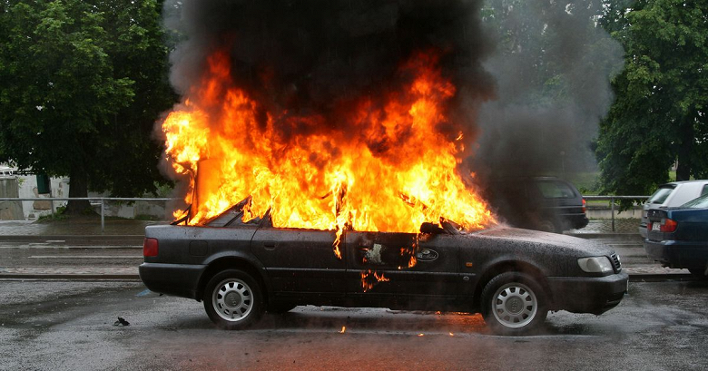 Страховщики назвали самые пожароопасные автомобили в России Страховщики назвали самые пожароопасные автомобили в России
