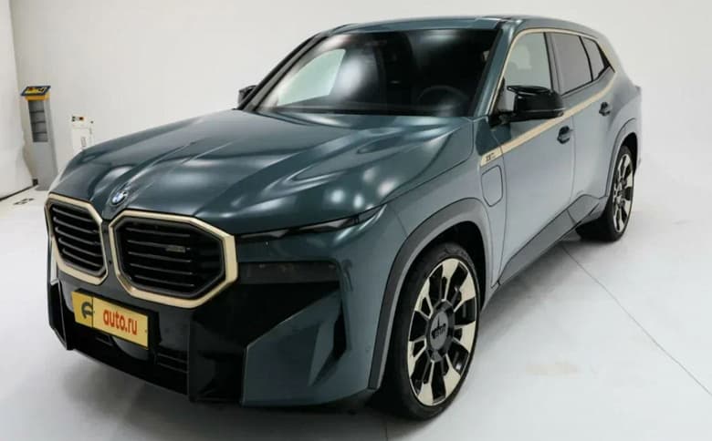 V8 битурбо, 653 л.с., 8-ступенчатый «автомат», длина 5,1 метра и топовое оснащение. В РФ можно заказать суперкроссовер BMW XM — сколько за него просят?