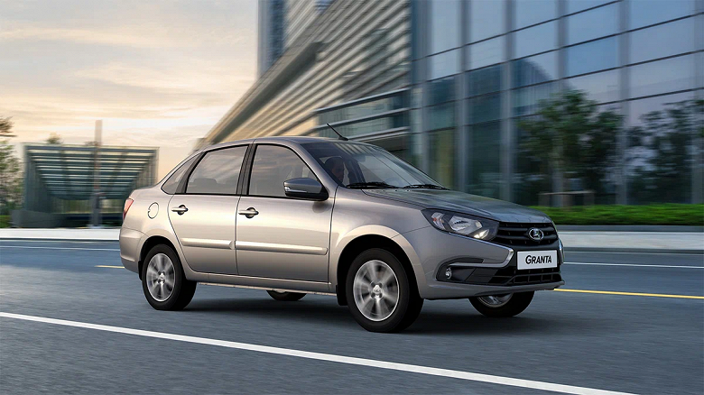 У АвтоВАЗа проблема с запчастями. Завод выпустит тысячи некомплектных Granta без электроусилителя руля