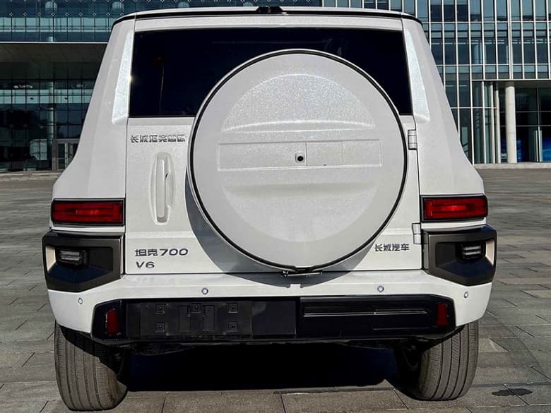 Еще один «гражданский танк» готов к выпуску. В Китае рассекретили серийную версию внедорожника Tank 700