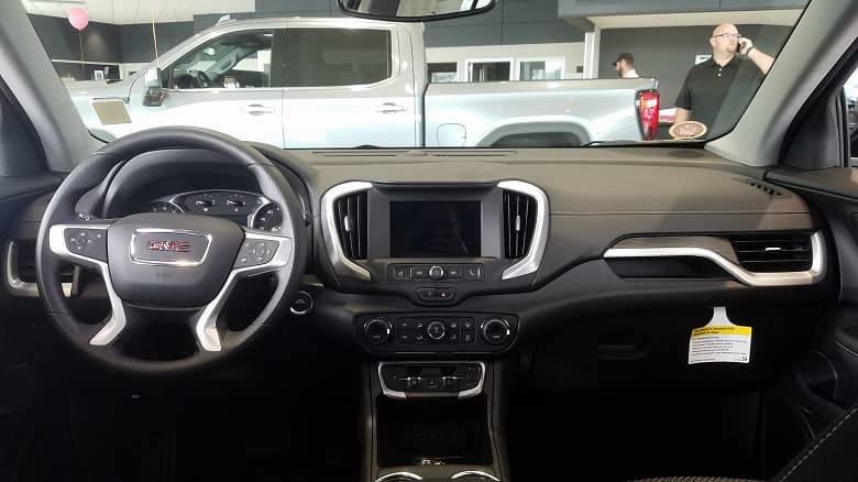 177 л.с., 9-ступенчатый «автомат» и полный привод. В России начали продавать заокеанский кроссовер GMC Terrain