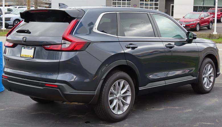 В России начали продавать новейший кроссовер Honda CR-V. Японский внедорожник готовы поставить из Китая