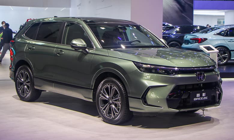 В России начали продавать новейший кроссовер Honda CR-V. Японский внедорожник готовы поставить из Китая