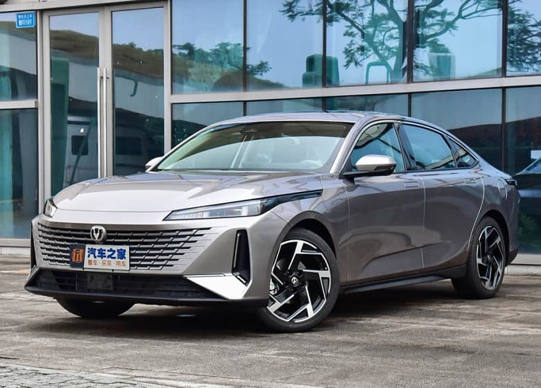 Honda Accord для бедных. Представлен Changan Yida с просторным салоном, двигателем мощностью 170 л.с. и ценой от  350