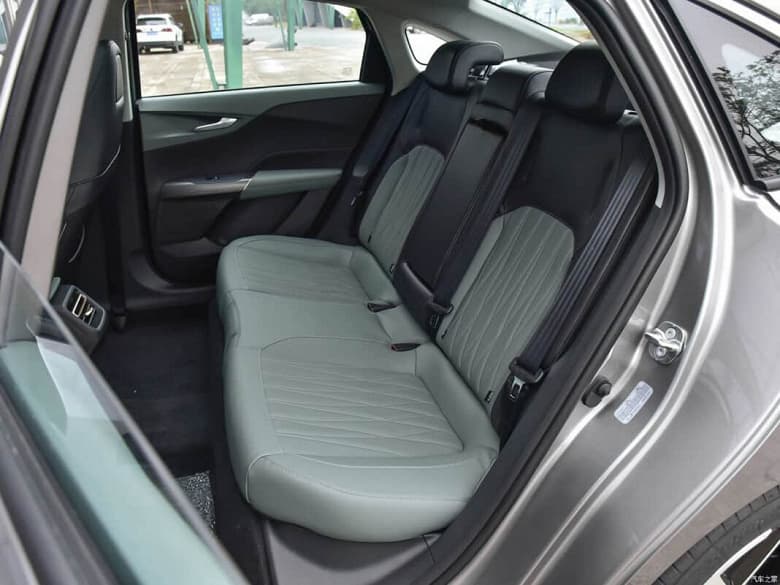 Honda Accord для бедных. Представлен Changan Yida с просторным салоном, двигателем мощностью 170 л.с. и ценой от $12 350