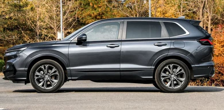 В России начали продавать новейший кроссовер Honda CR-V. Японский внедорожник готовы поставить из Китая