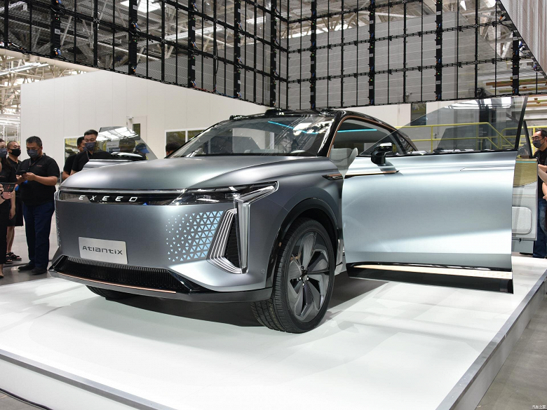 Этот автомобиль официально приедет в Россию. Что не понравилось китайцам в Exeed AtlantiX, который не торопятся заказывать Этот автомобиль официально приедет в Россию. Что не понравилось китайцам в Exeed AtlantiX, который не торопятся заказывать