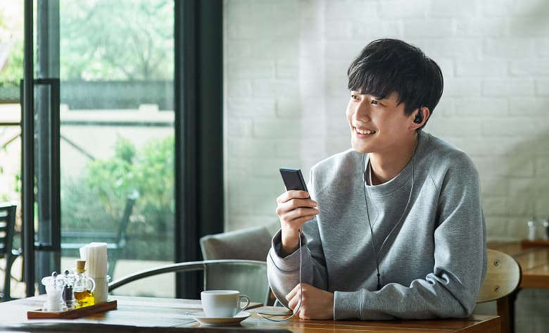 «Создан для взыскательных слушателей»: Sony представила компактный и недорогой Walkman на основе Android 12