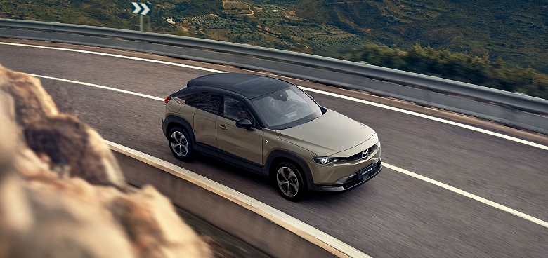 Роторно-поршневой двигатель и расход 1 л на 100 км. Представлен кроссовер Mazda MX-30 R-EV